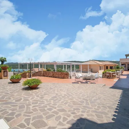 Beautiful In Marinella With Patio *